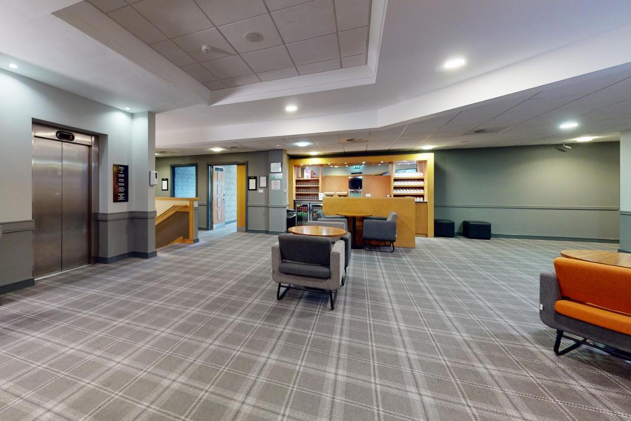 Village Hull Hotel