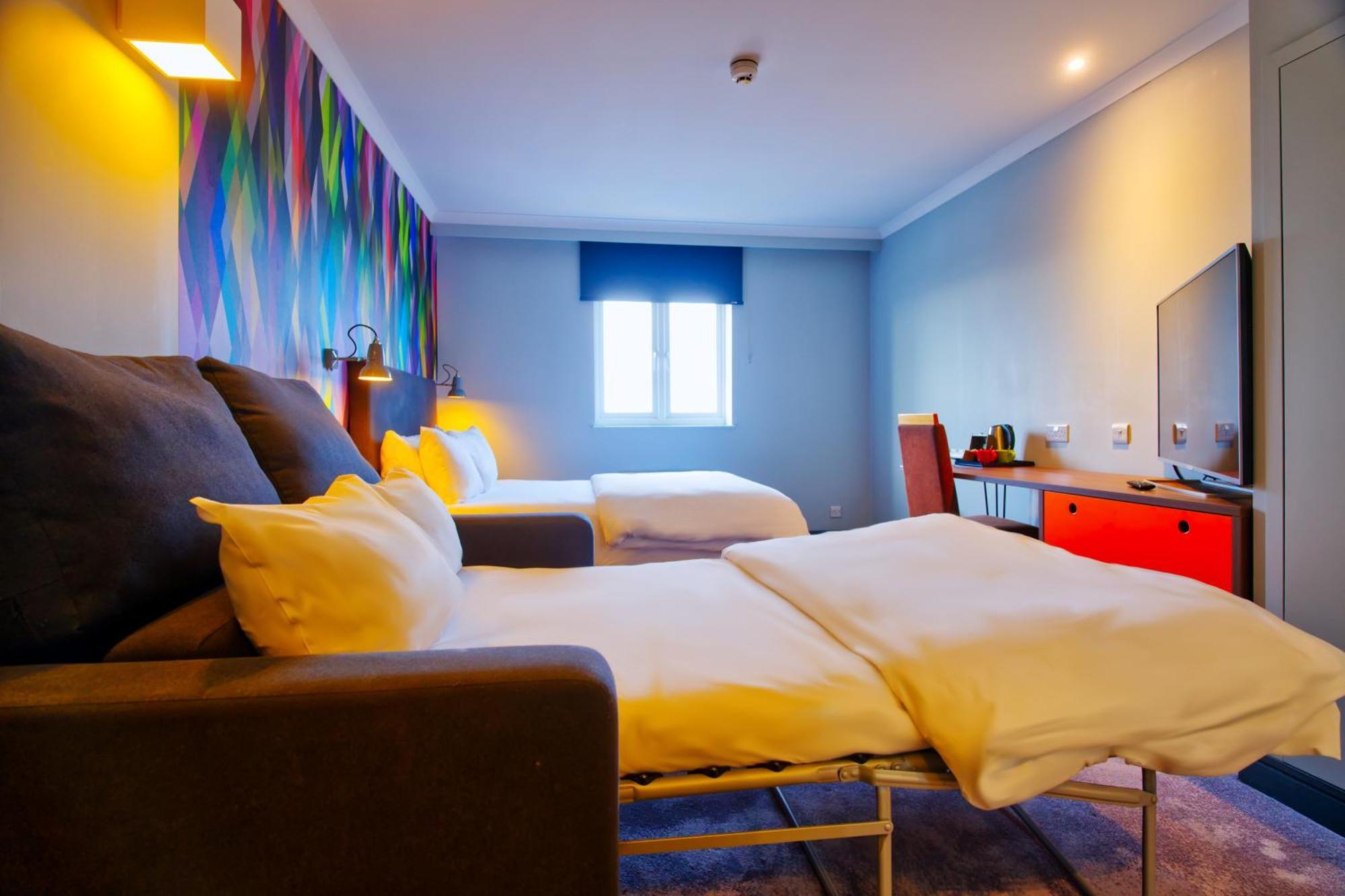 Village Hull Hotel 4*