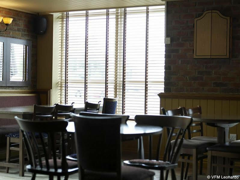 Village Hull Hotel 4*